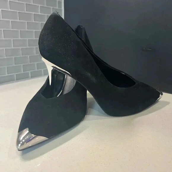 Gianni Bi Black Suede Pumps Silver Metal Accents Size 10 - Picture 6 of 8